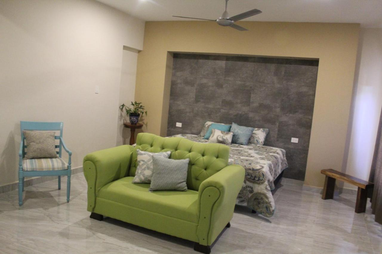 לינה וארוחת בוקר ואיאדוליד Casa Tunich Naj מראה חיצוני תמונה